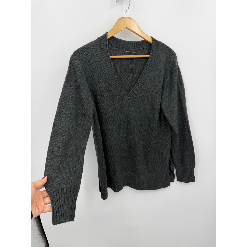 Banana Republic V-Neck Sweater Women L Charcoal Grey Knit Side Slit S/736956